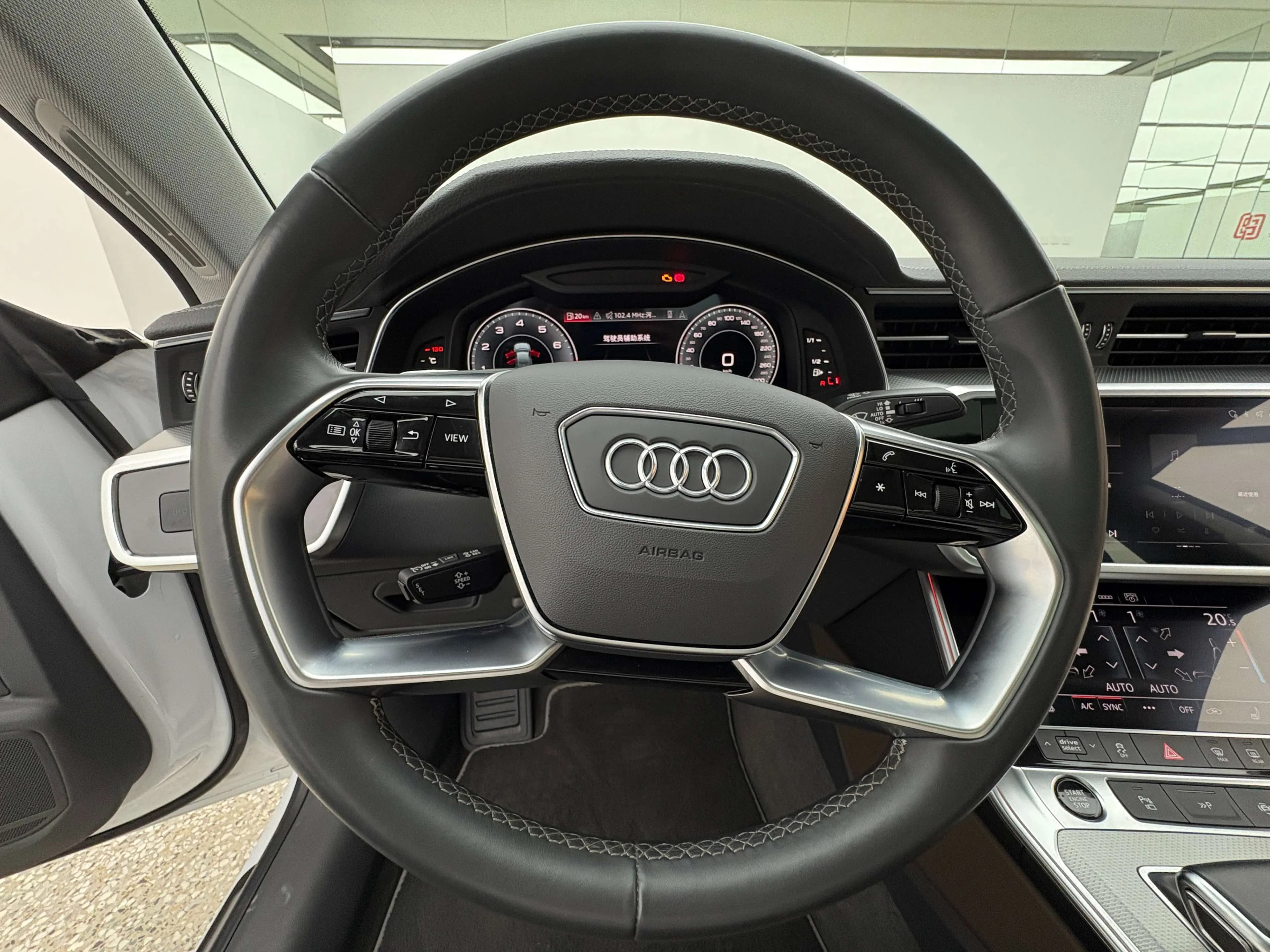 Audi A7L 2024 г. 43075 км. — фото 10