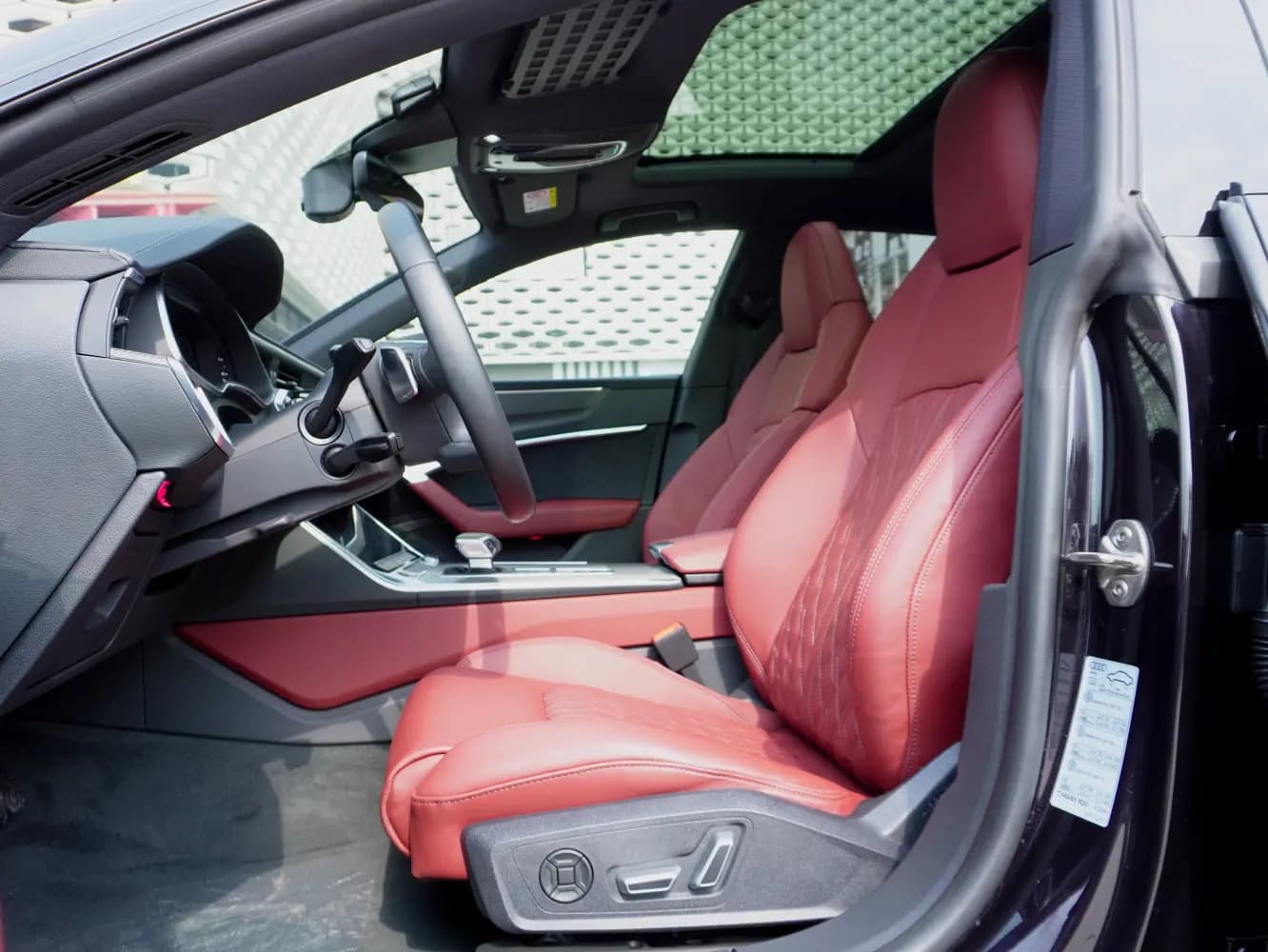 Audi A7L 2024 г. 24095 км. — фото 27