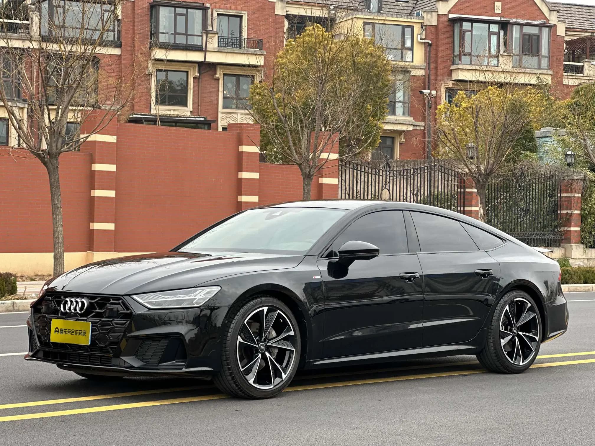 Audi A7 2024 г. 28103 км.