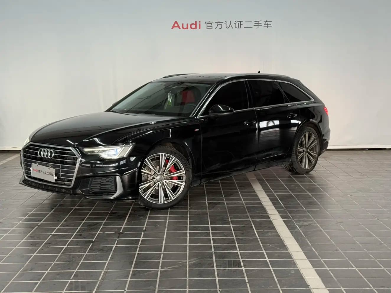 Audi A6 2022 г. 75140 км.