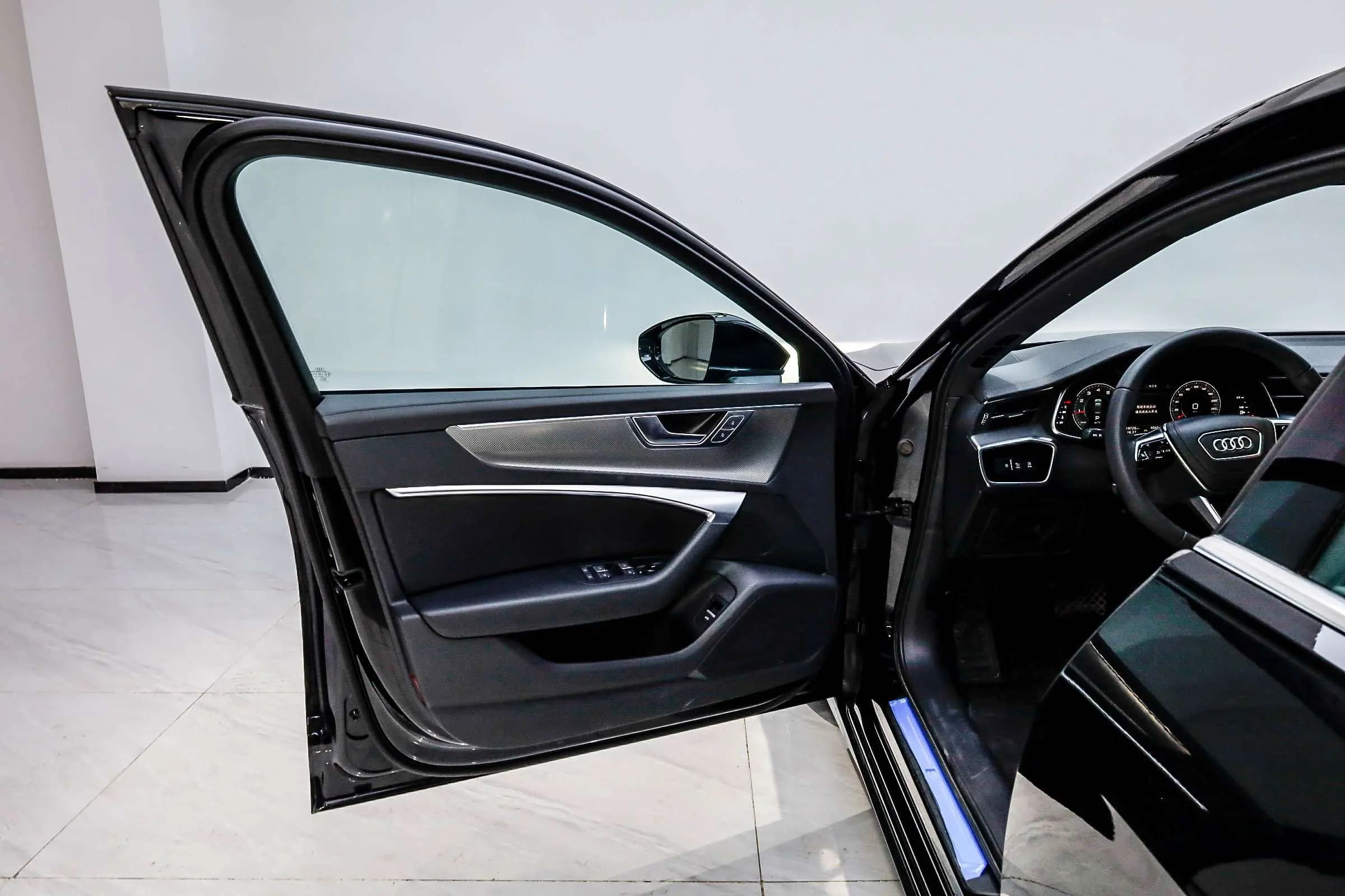 Audi A6L 2024 г. 19814 км. — фото 27