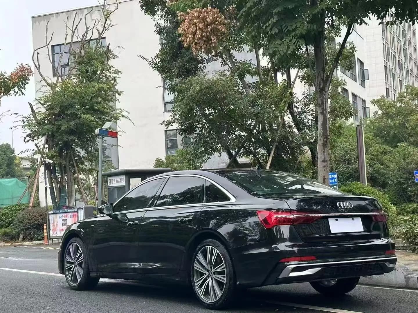 Audi A6L 2023 г. 28112 км. — фото 3