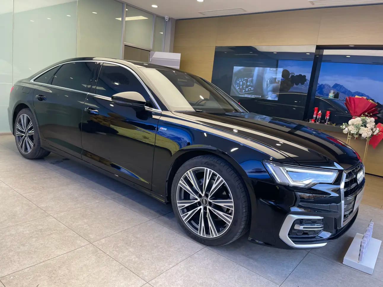 Audi A6L 2025 г. 6108 км. — фото 3