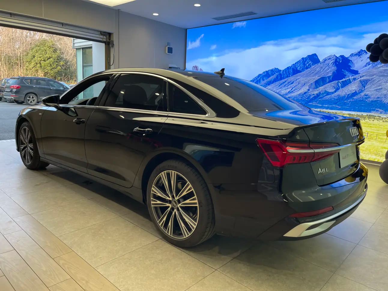Audi A6L 2025 г. 6108 км. — фото 4