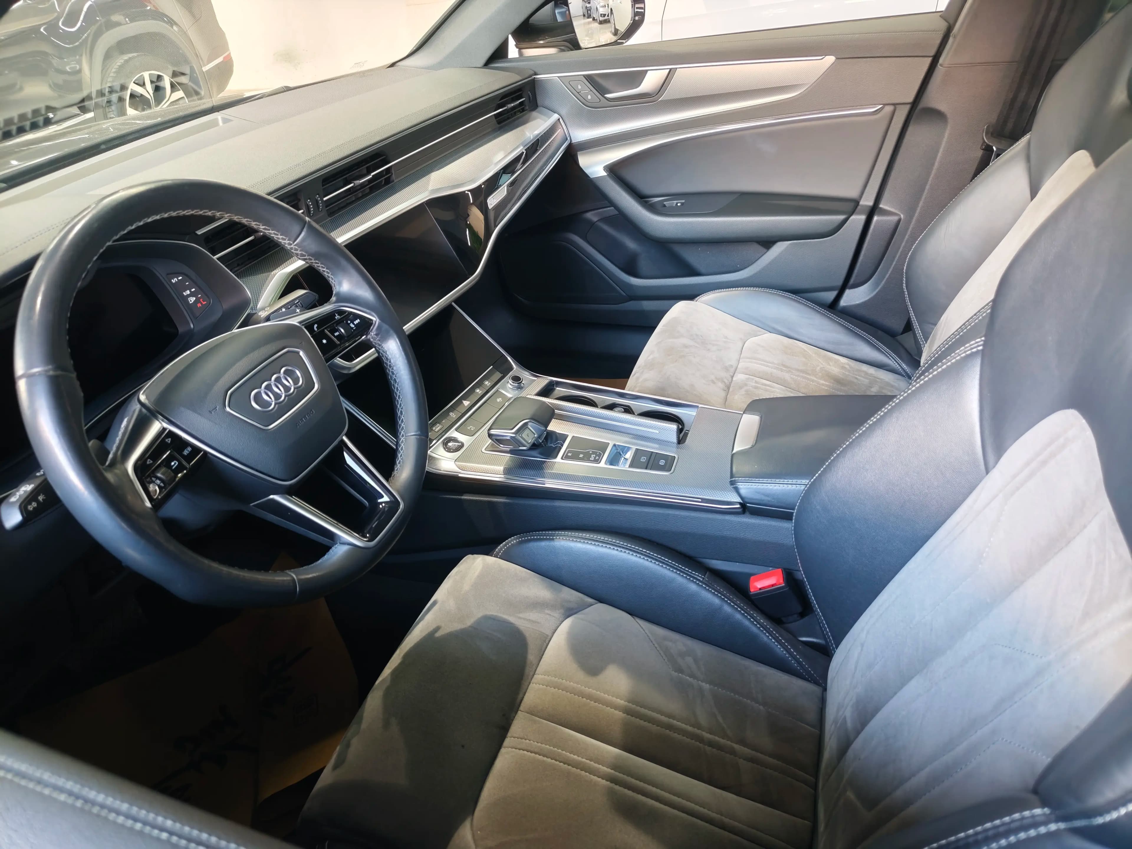 Audi A6L 2022 г. 120105 км. — фото 4