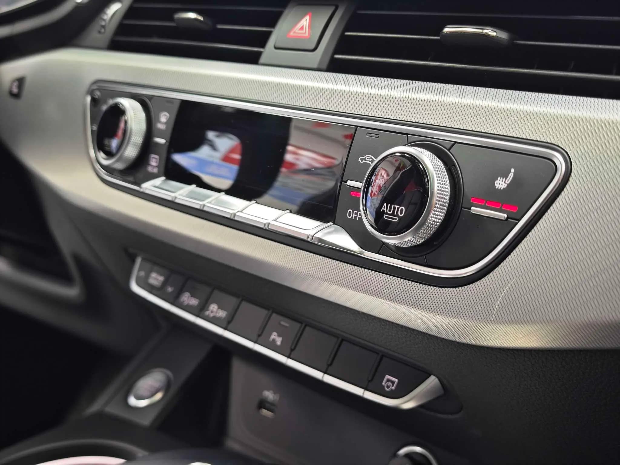 Audi A4 2022 г. 42013 км. — фото 14