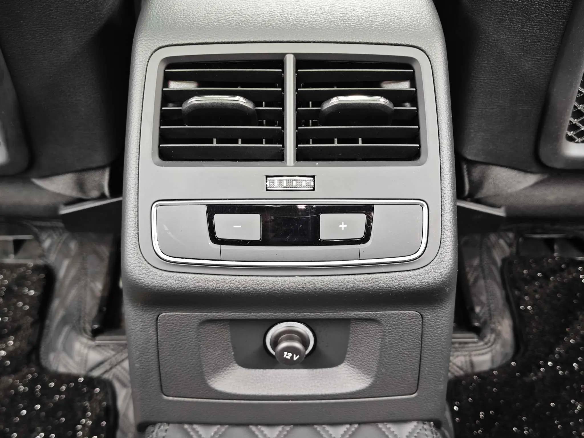 Audi A4 2022 г. 42013 км. — фото 16
