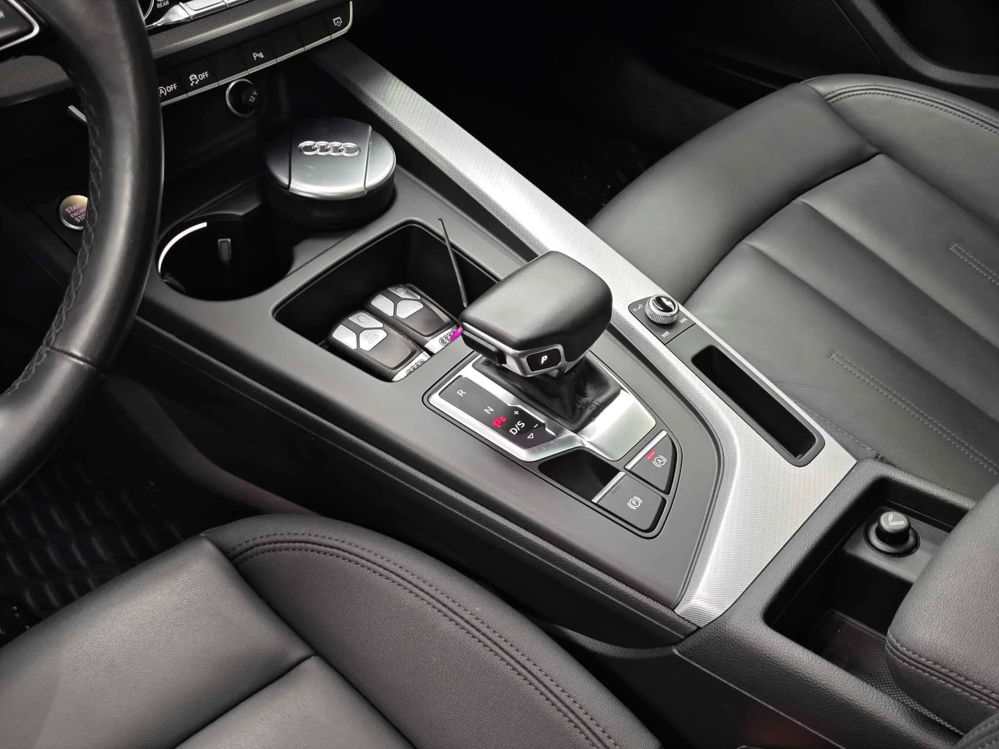 Audi A4 2022 г. 42013 км. — фото 21