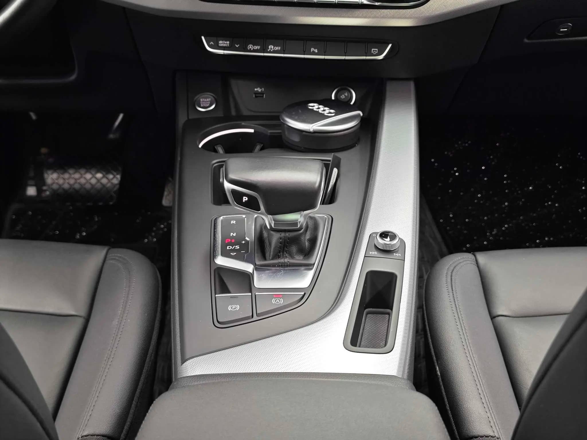 Audi A4 2022 г. 42013 км. — фото 23