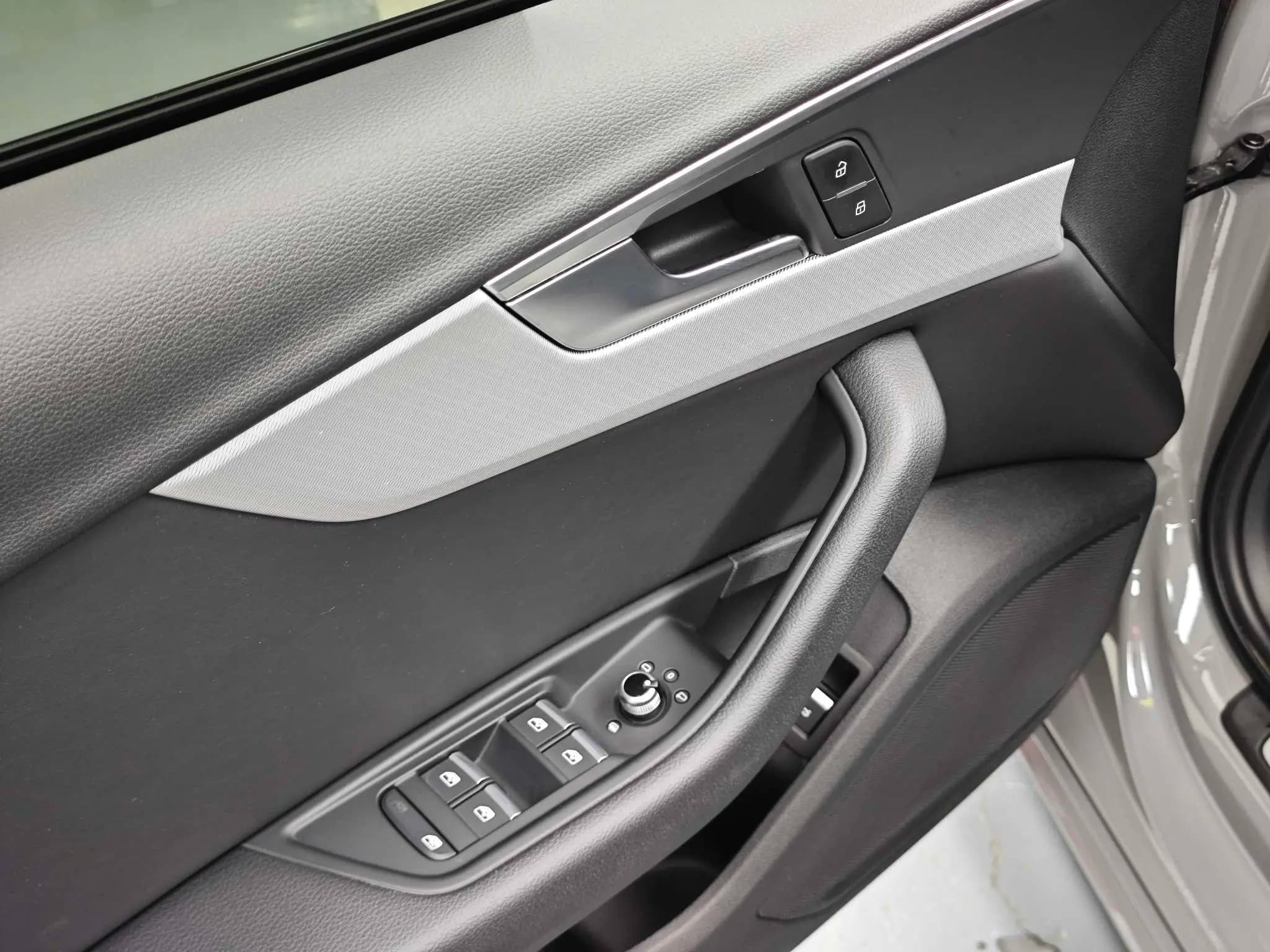 Audi A4 2022 г. 42013 км. — фото 27