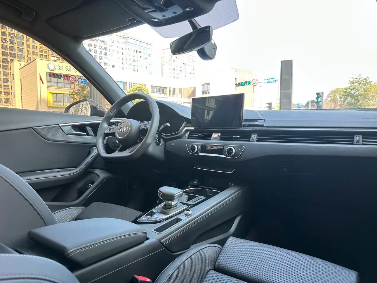 Audi A4L 2023 г. 31011 км. — фото 11