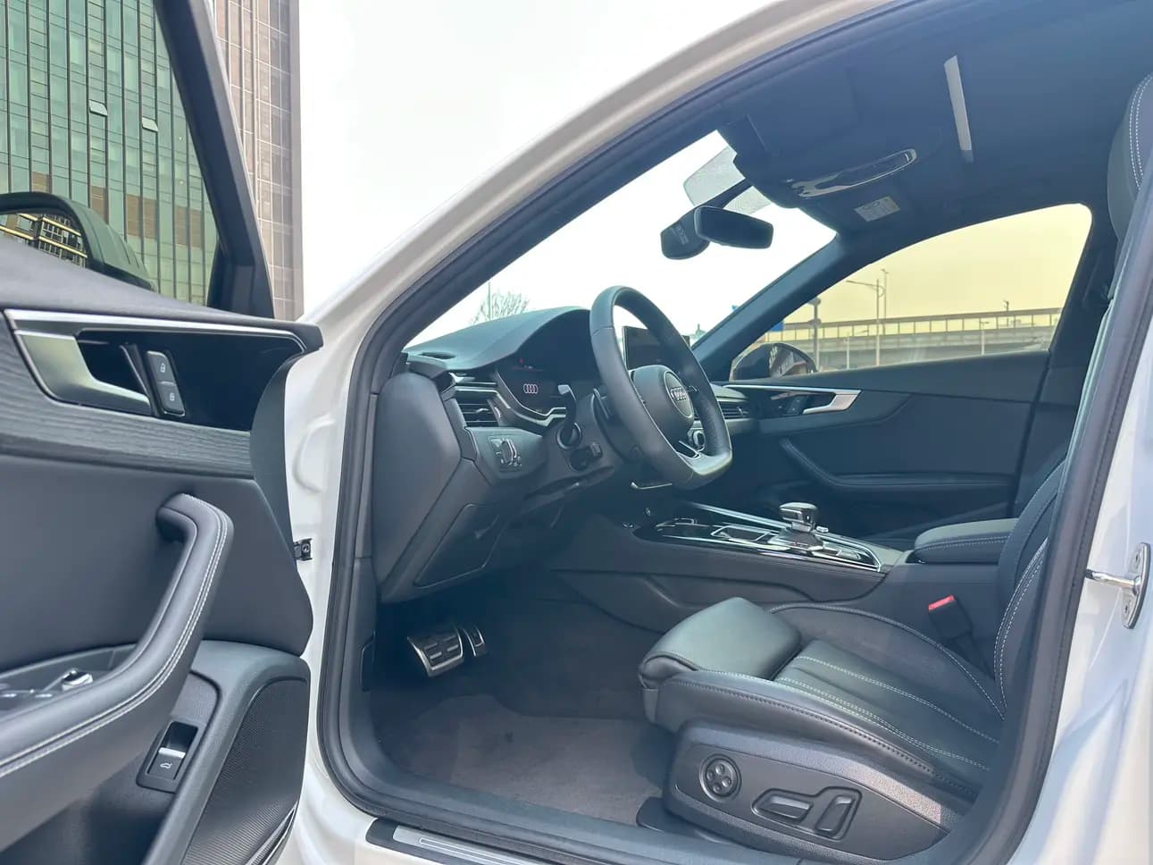 Audi A4L 2023 г. 31011 км. — фото 12