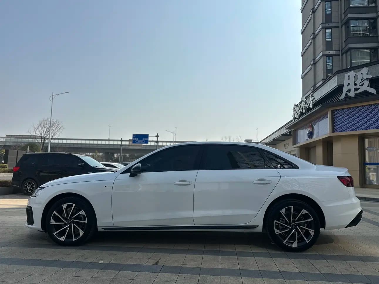 Audi A4L 2023 г. 31011 км. — фото 3