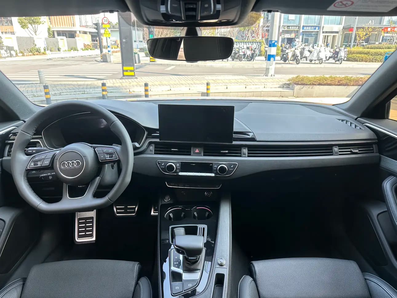 Audi A4L 2023 г. 31011 км. — фото 9