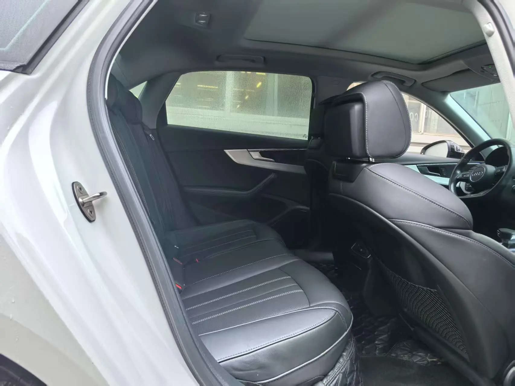 Audi A4L 2023 г. 54008 км. — фото 7