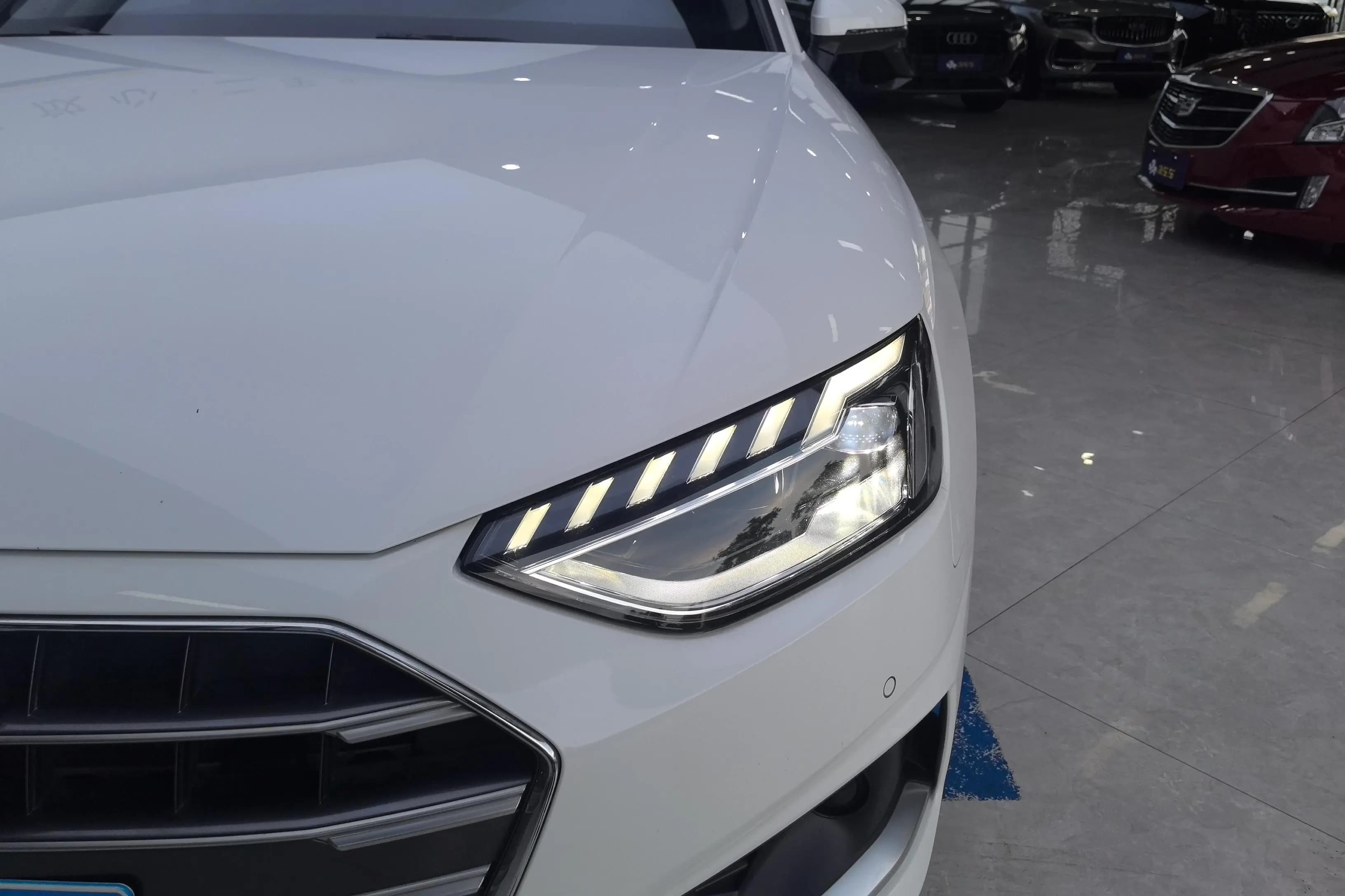 Audi A4L 2021 г. 79807 км. — фото 4
