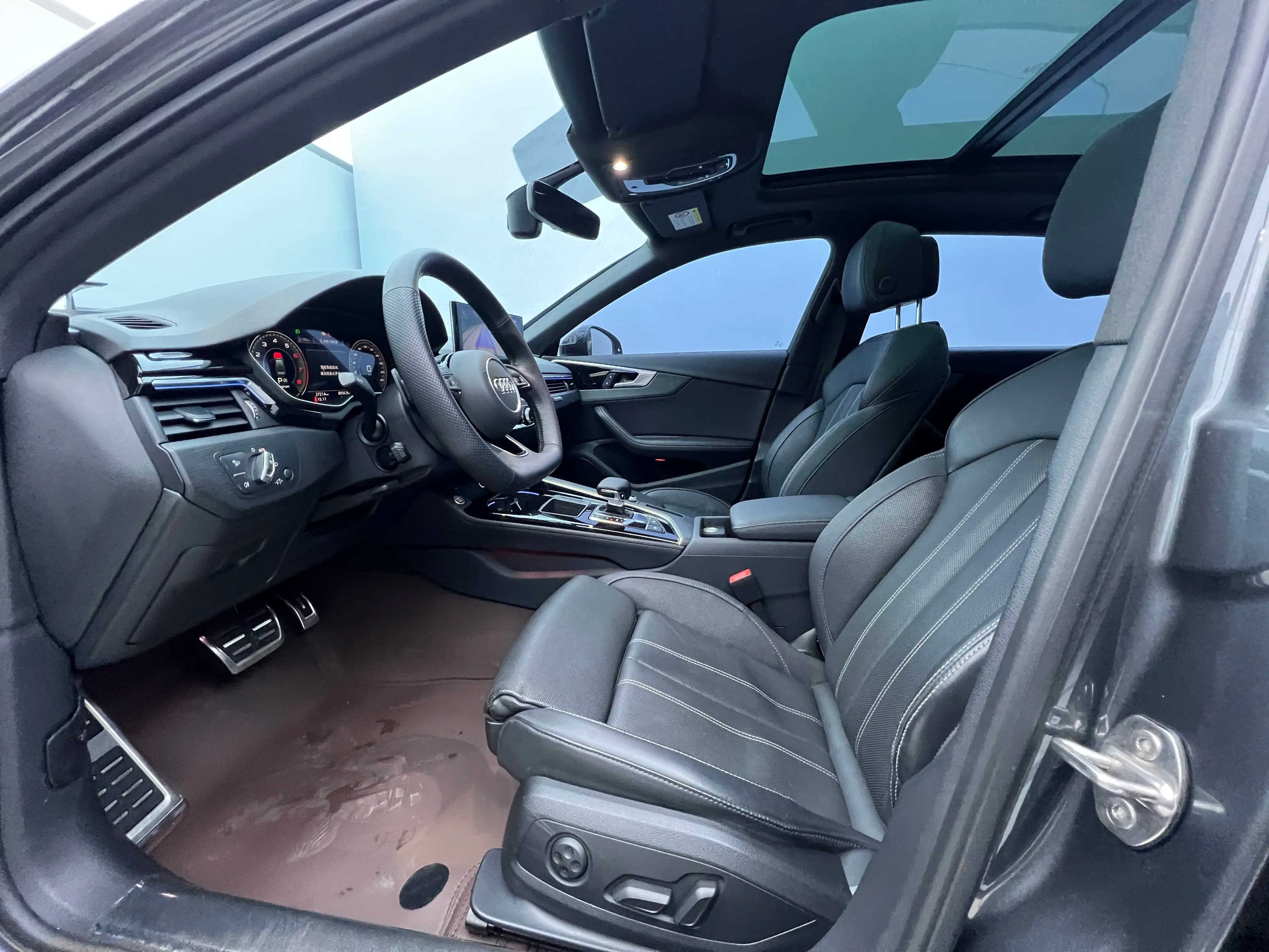 Audi A4L 2023 г. 27006 км. — фото 19