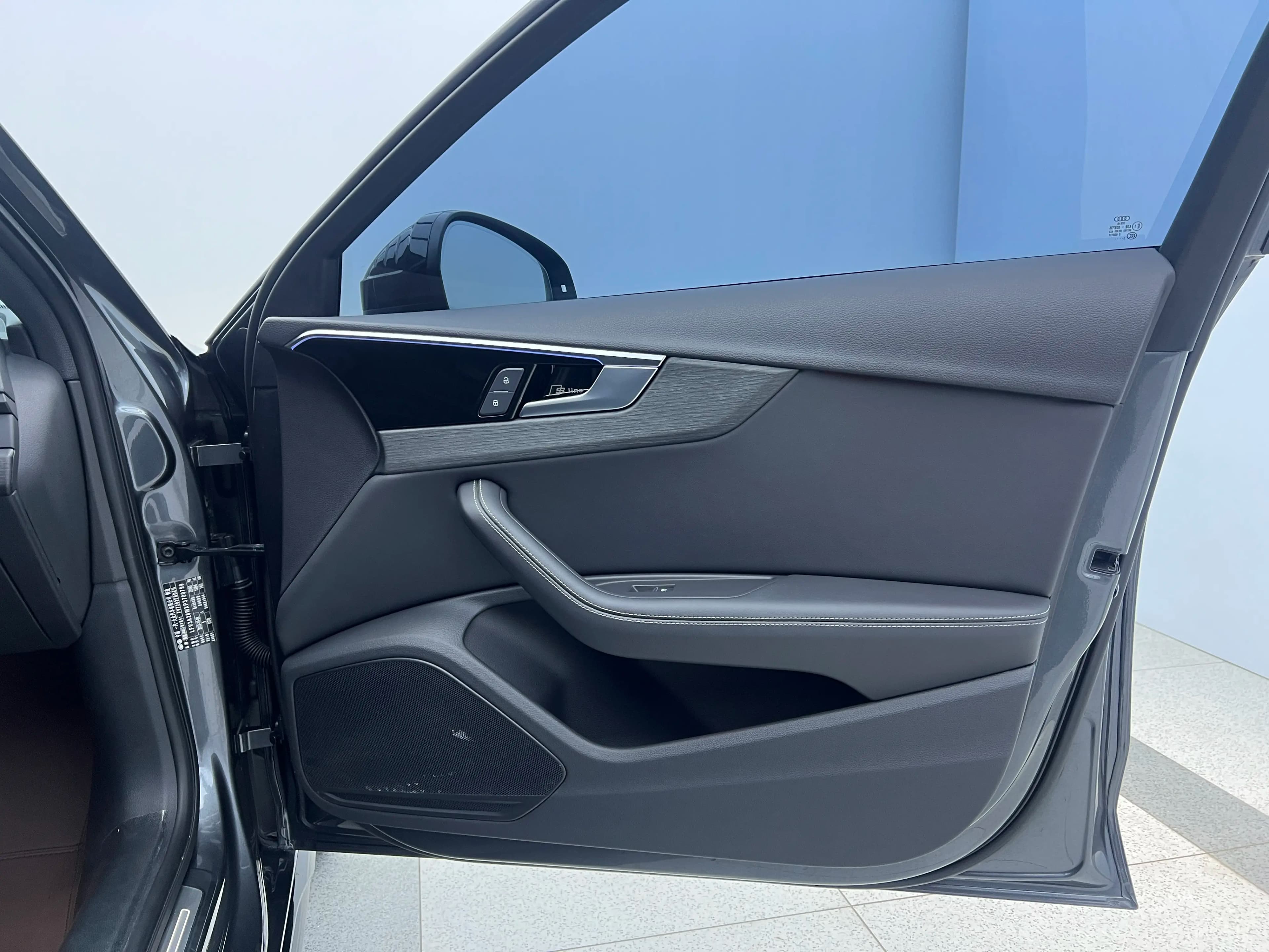 Audi A4L 2023 г. 27006 км. — фото 9