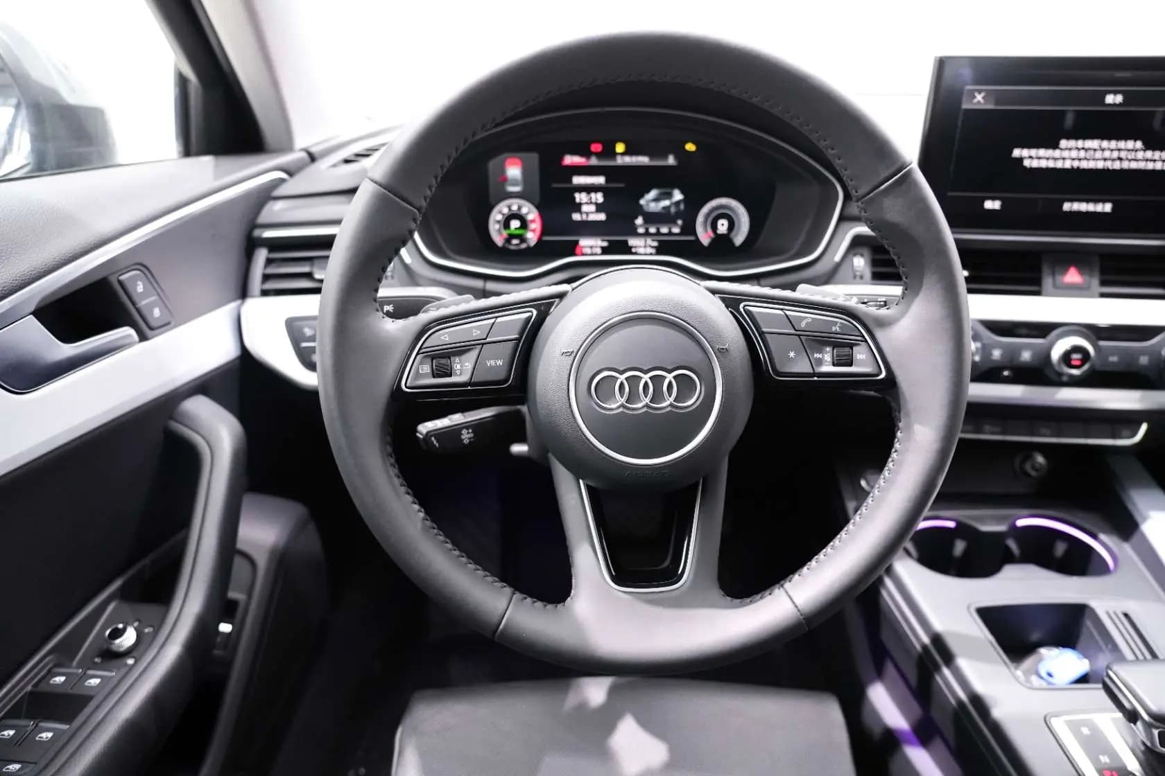 Audi A4L 2021 г. 69048 км. — фото 15