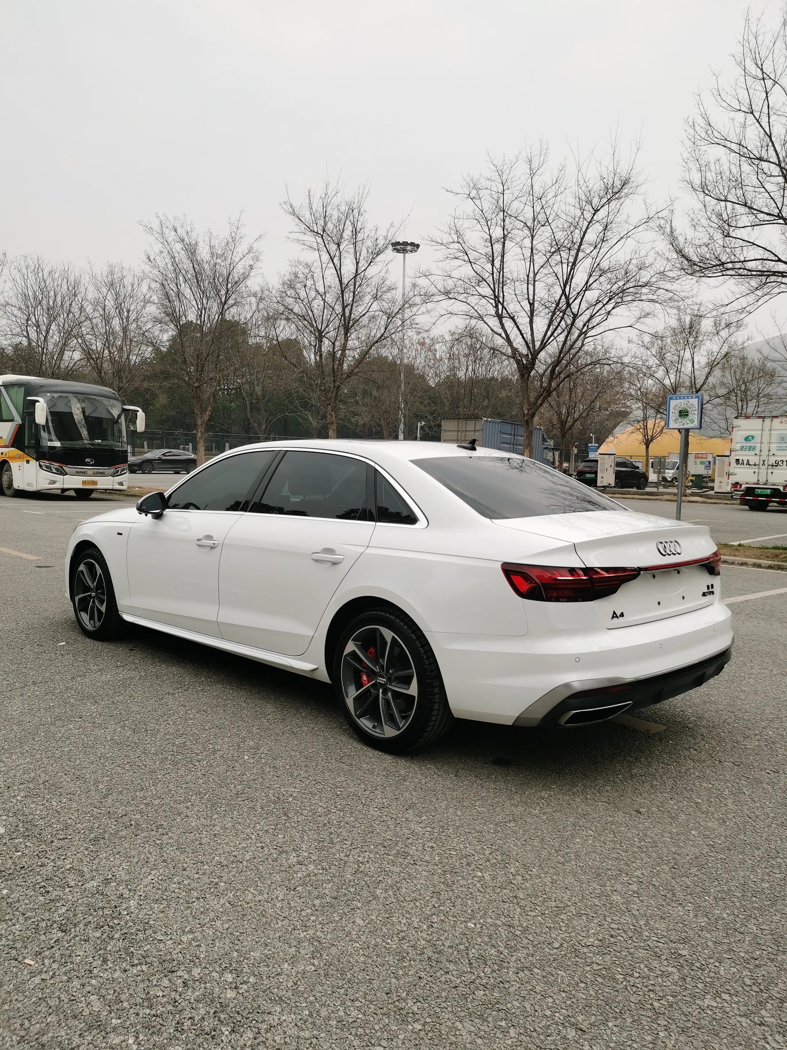 Audi A4L 2023 г. 50143 км. — фото 3