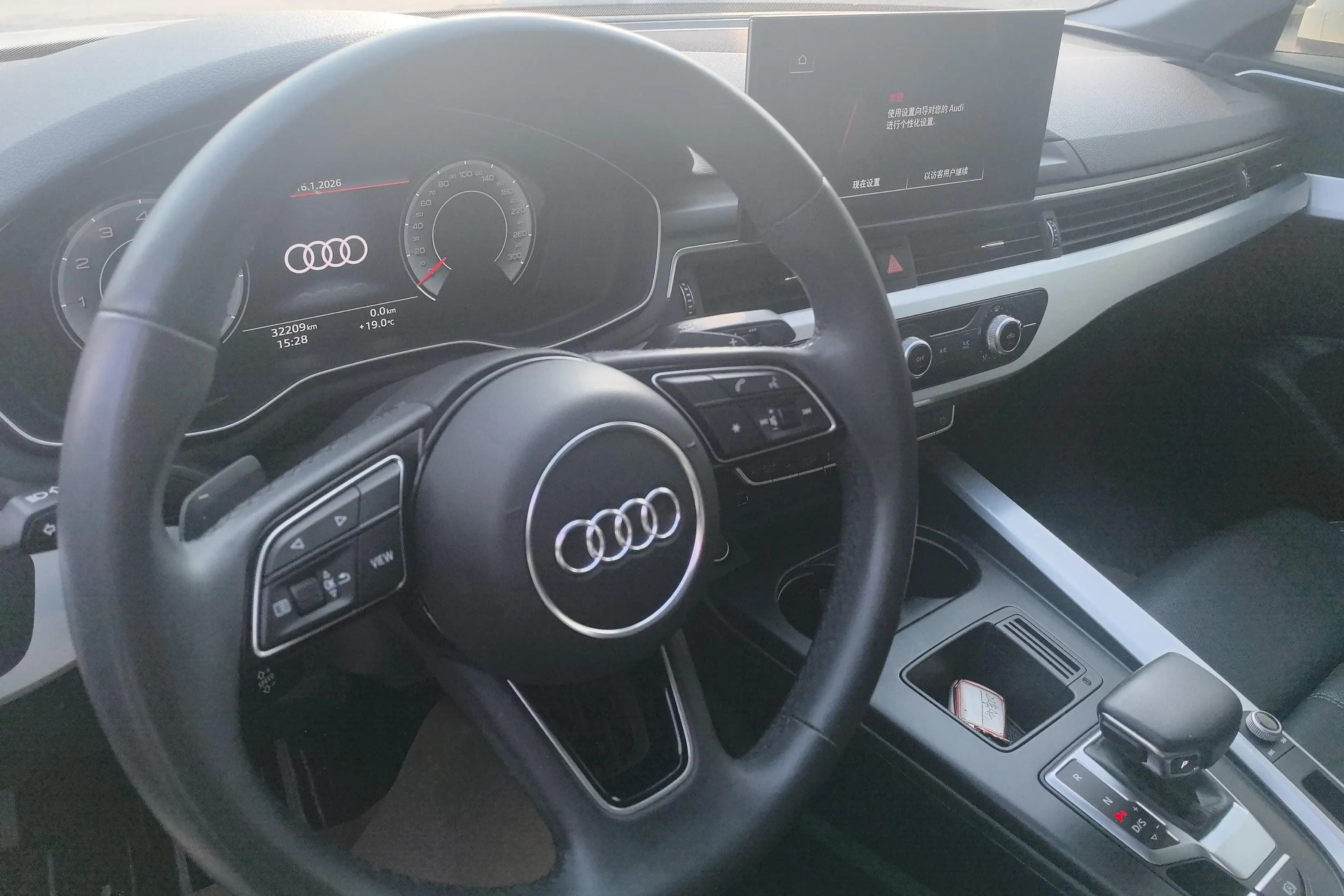 Audi A4L 2022 г. 32340 км. — фото 13