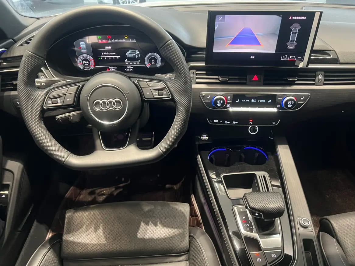 Audi A4L 2024 г. 8726 км. — фото 10