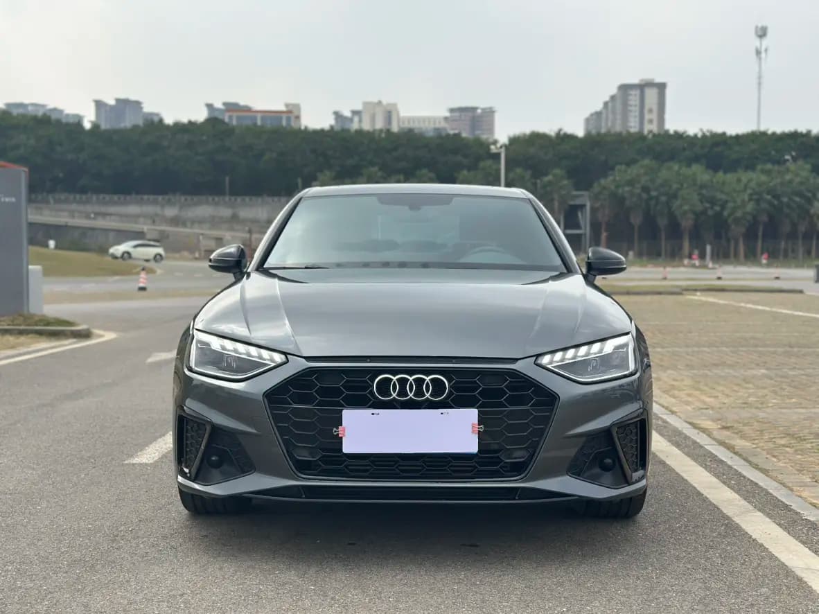 Audi A4L 2023 г. 44123 км. — фото 2