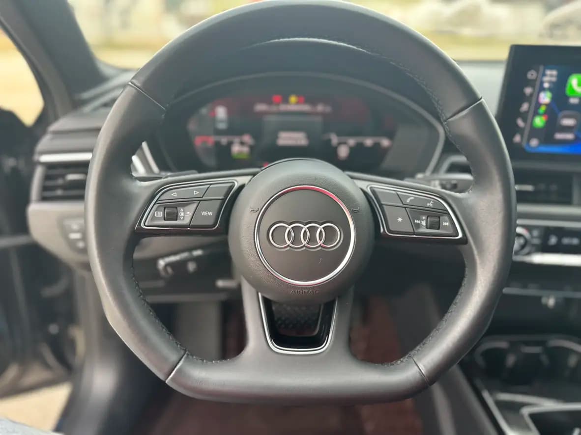 Audi A4L 2023 г. 44123 км. — фото 20