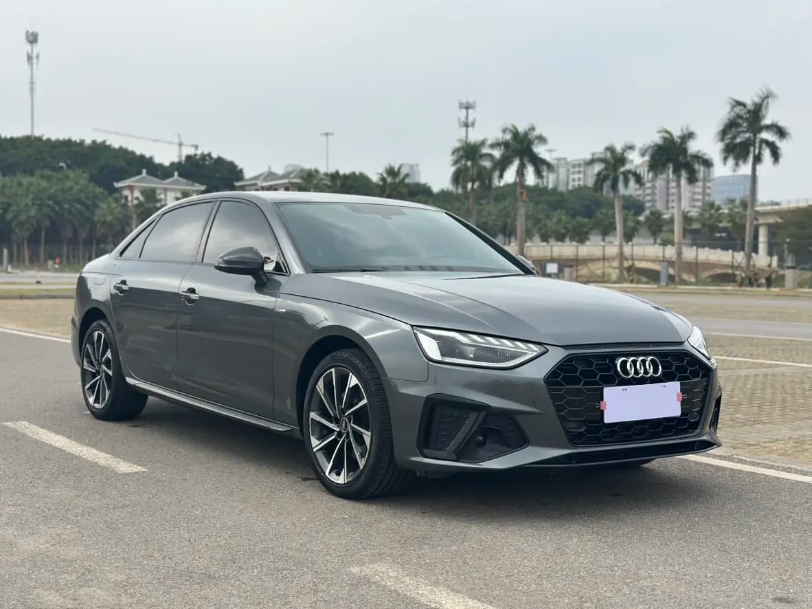 Audi A4L 2023 г. 44123 км. — фото 3