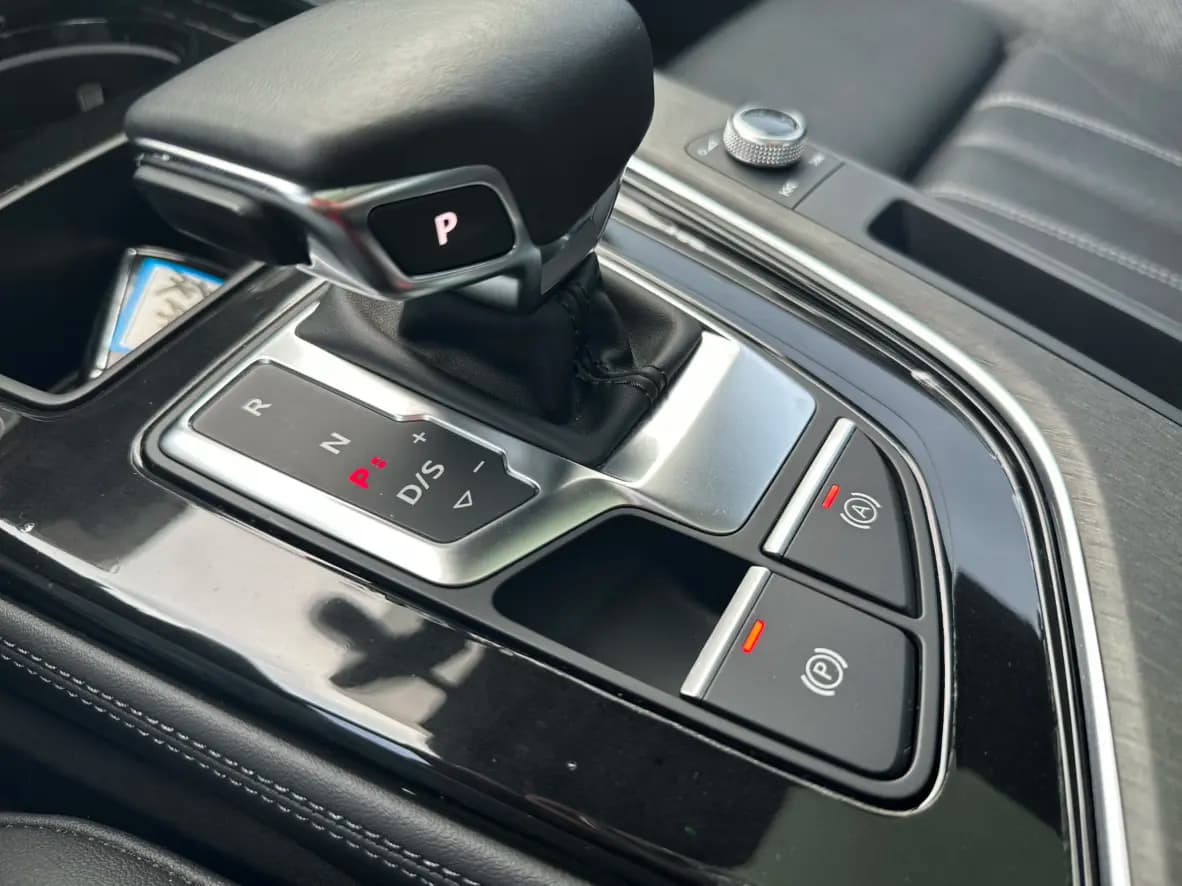 Audi A4L 2023 г. 44123 км. — фото 21