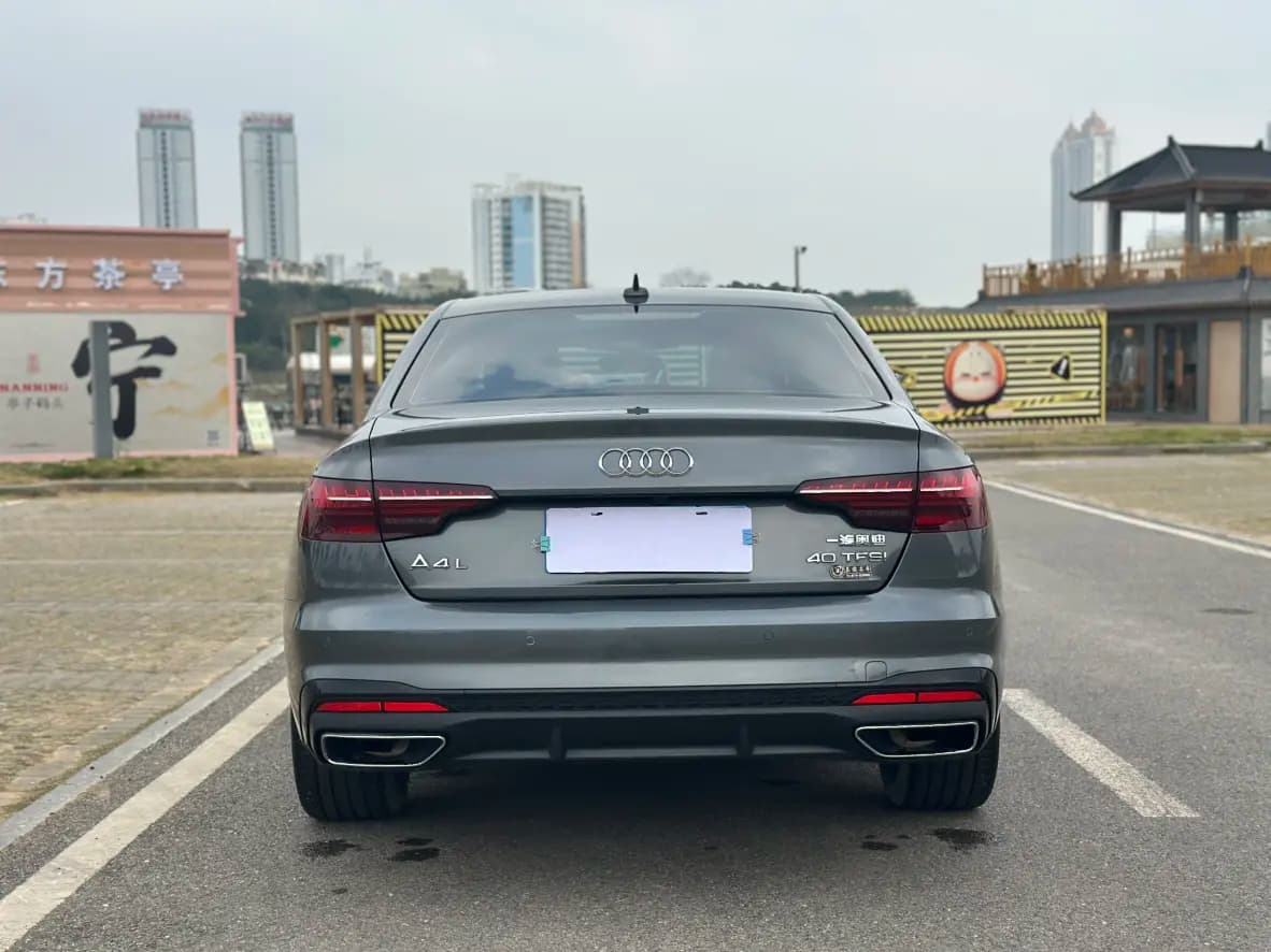 Audi A4L 2023 г. 44123 км. — фото 6
