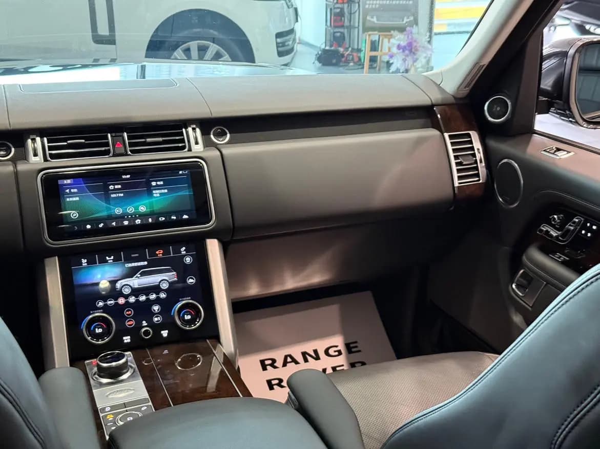 Land Rover Range rover 2021 г. 81043 км. — фото 14