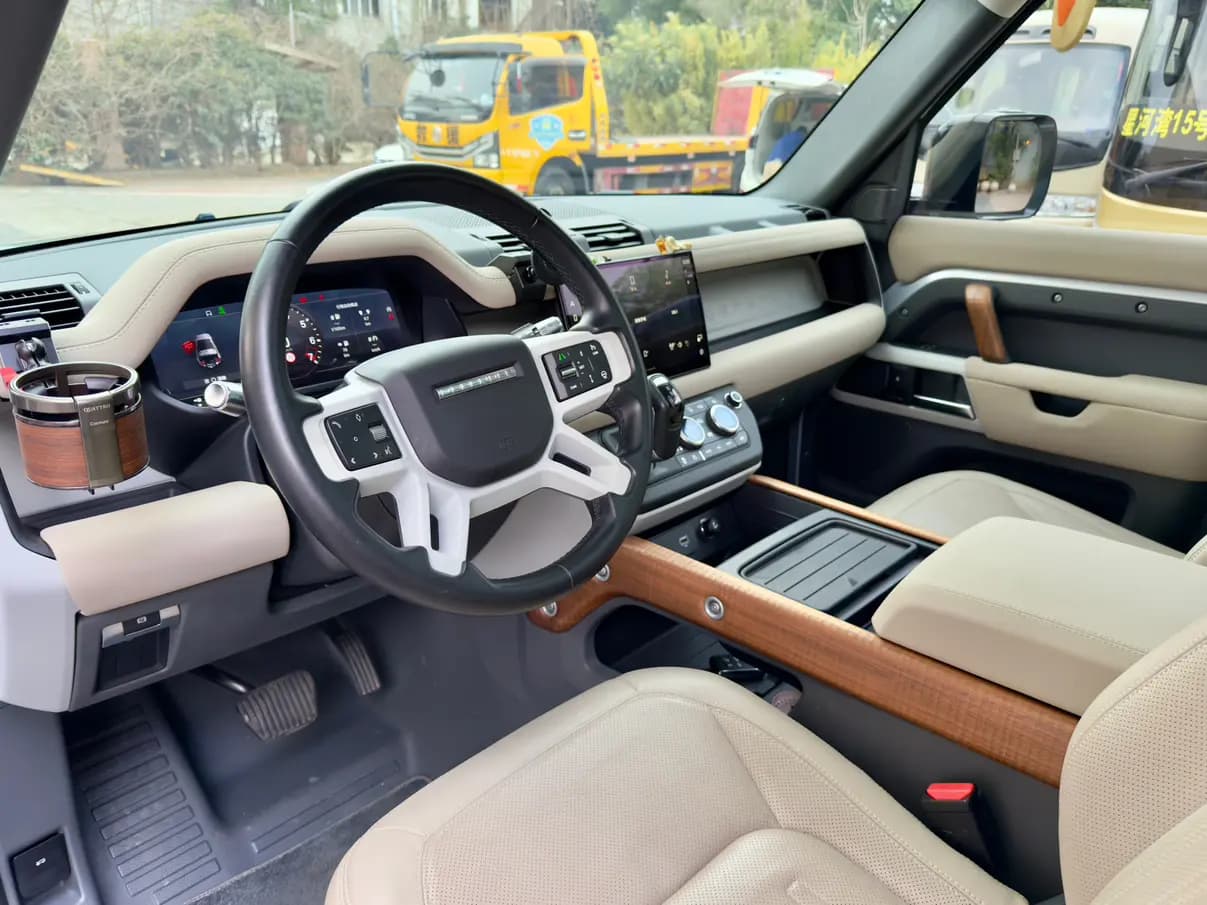 Land Rover Guard 2022 г. 45096 км. — фото 11