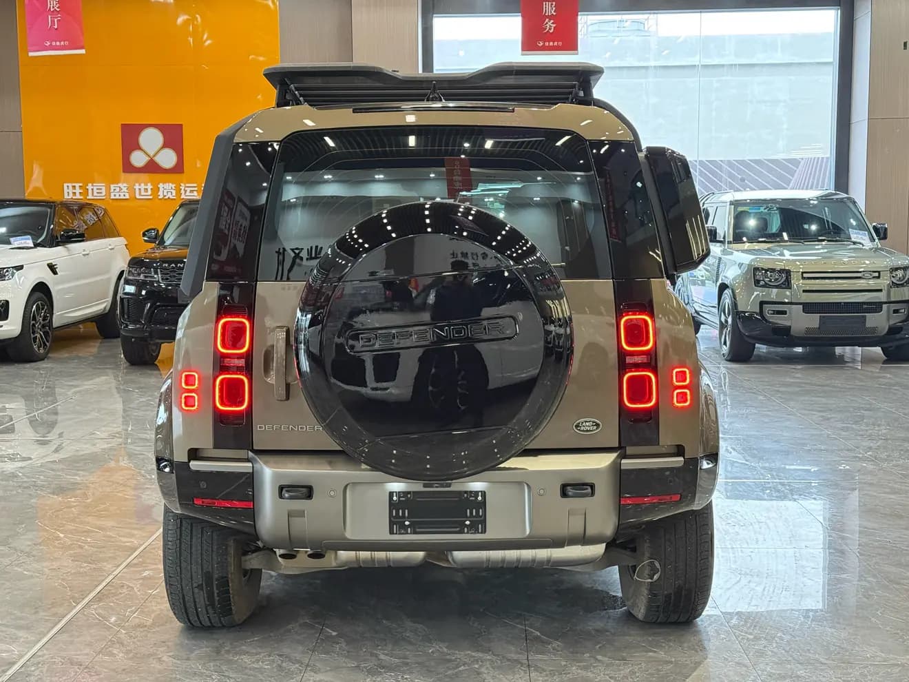 Land Rover Guard 2023 г. 37128 км. — фото 6
