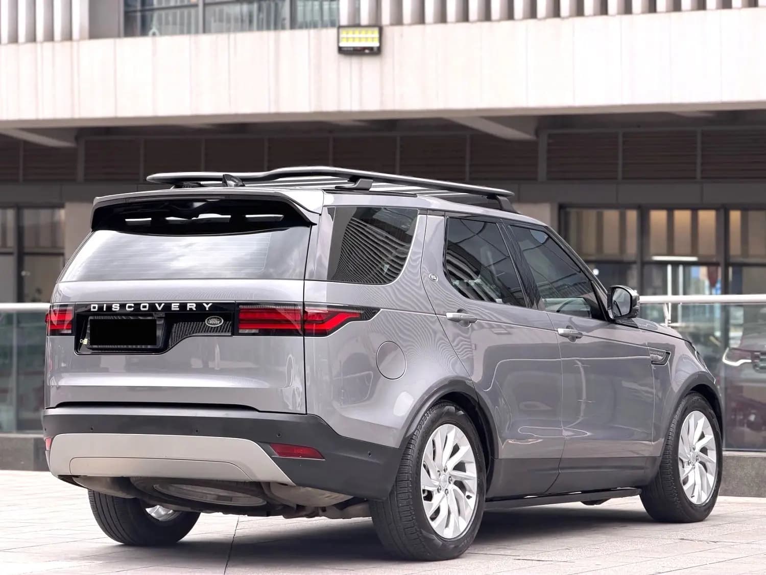 Land Rover Discovery 2022 г. 68003 км. — фото 4