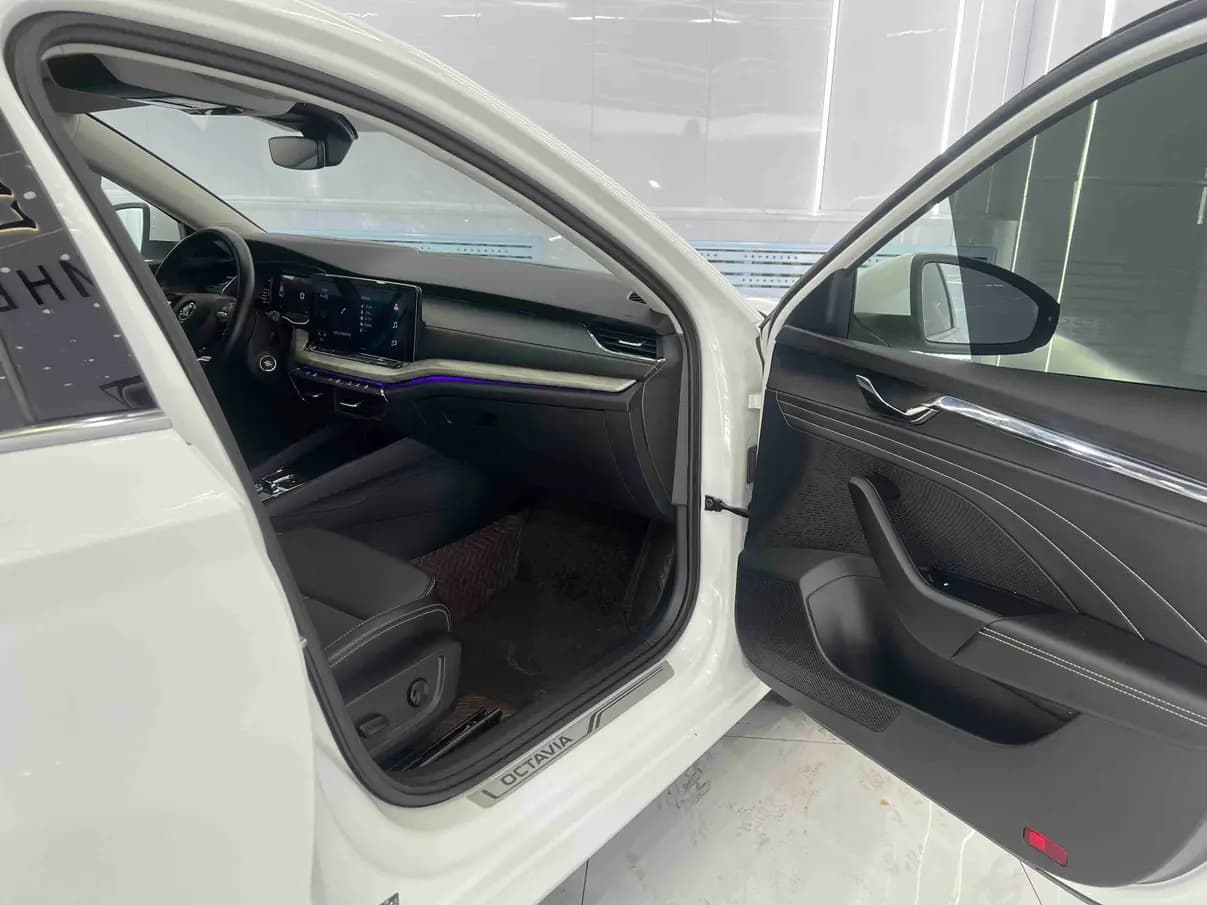 Skoda Octavia 2022 г. 46068 км. — фото 18
