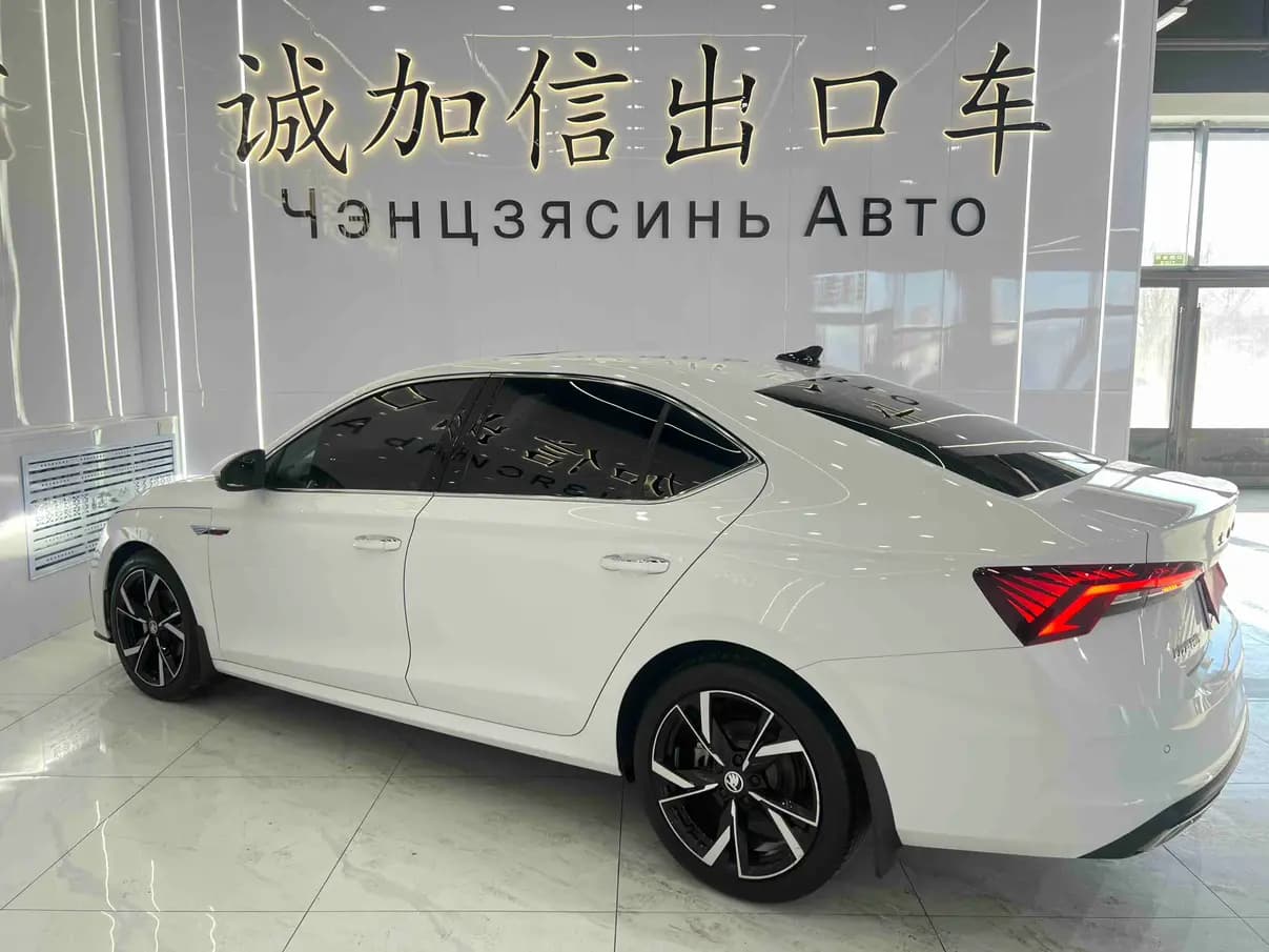 Skoda Octavia 2022 г. 46068 км. — фото 4
