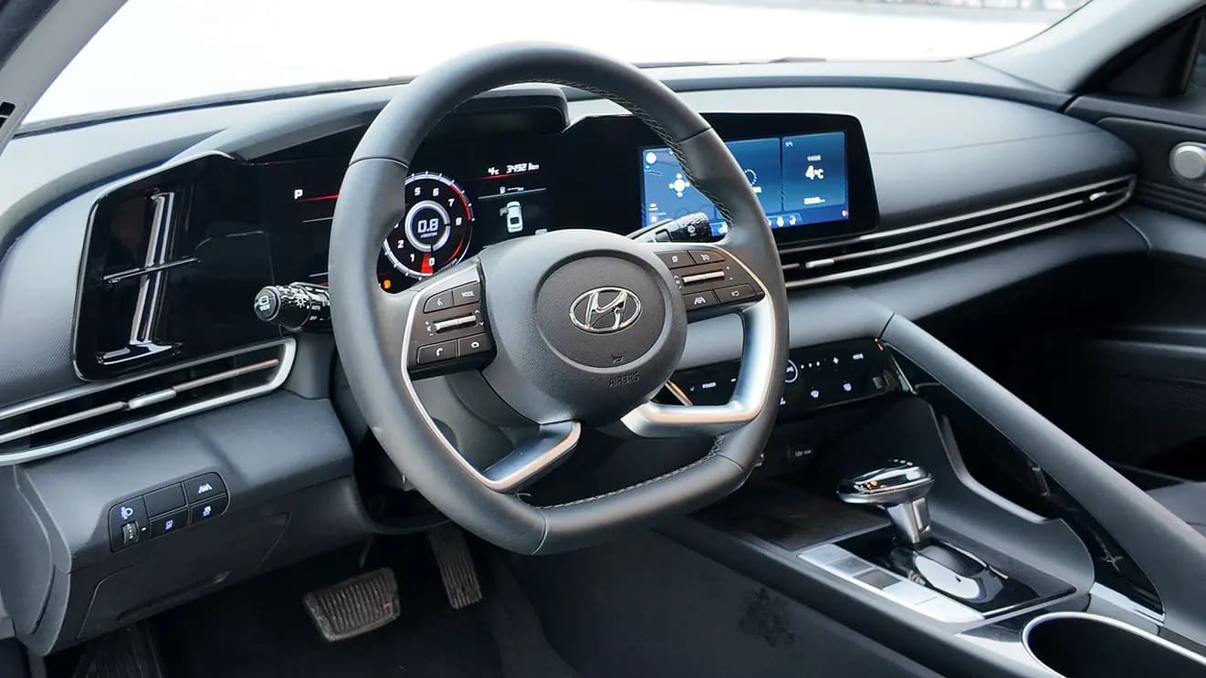 Hyundai Elantra 2022 г. 34146 км. — фото 14