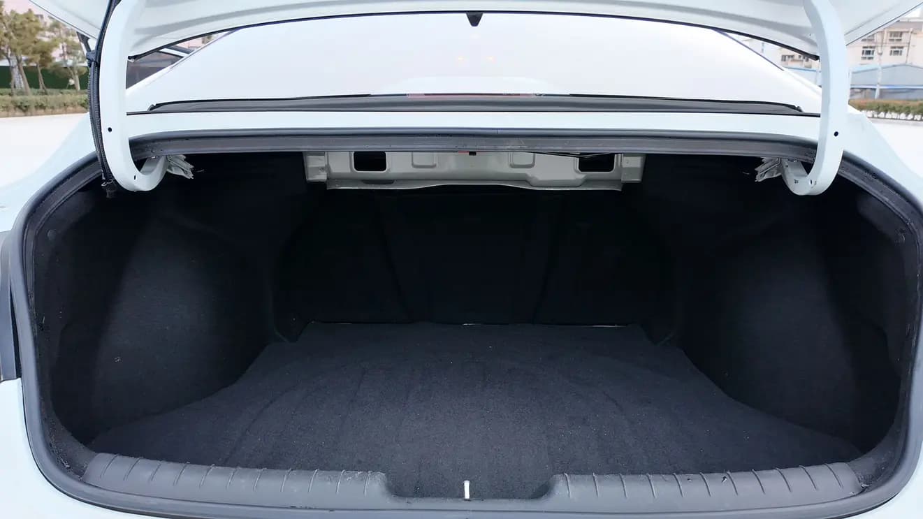 Hyundai Elantra 2022 г. 34146 км. — фото 19