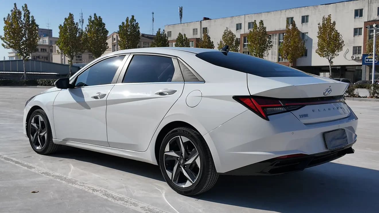 Hyundai Elantra 2022 г. 34146 км. — фото 4