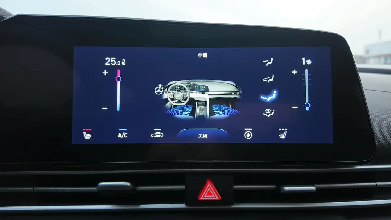 Hyundai Elantra 2022 г. 34146 км. — фото 10
