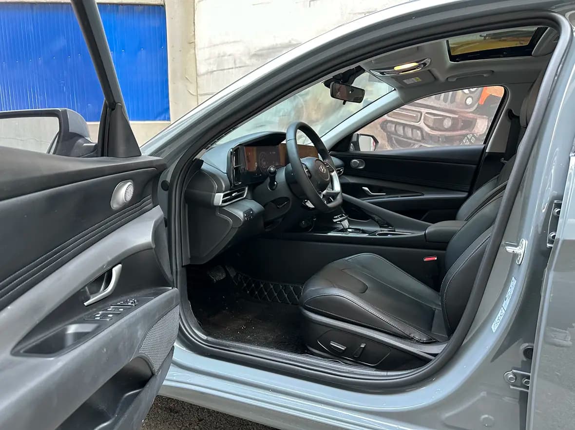 Hyundai Elantra 2022 г. 44141 км. — фото 12