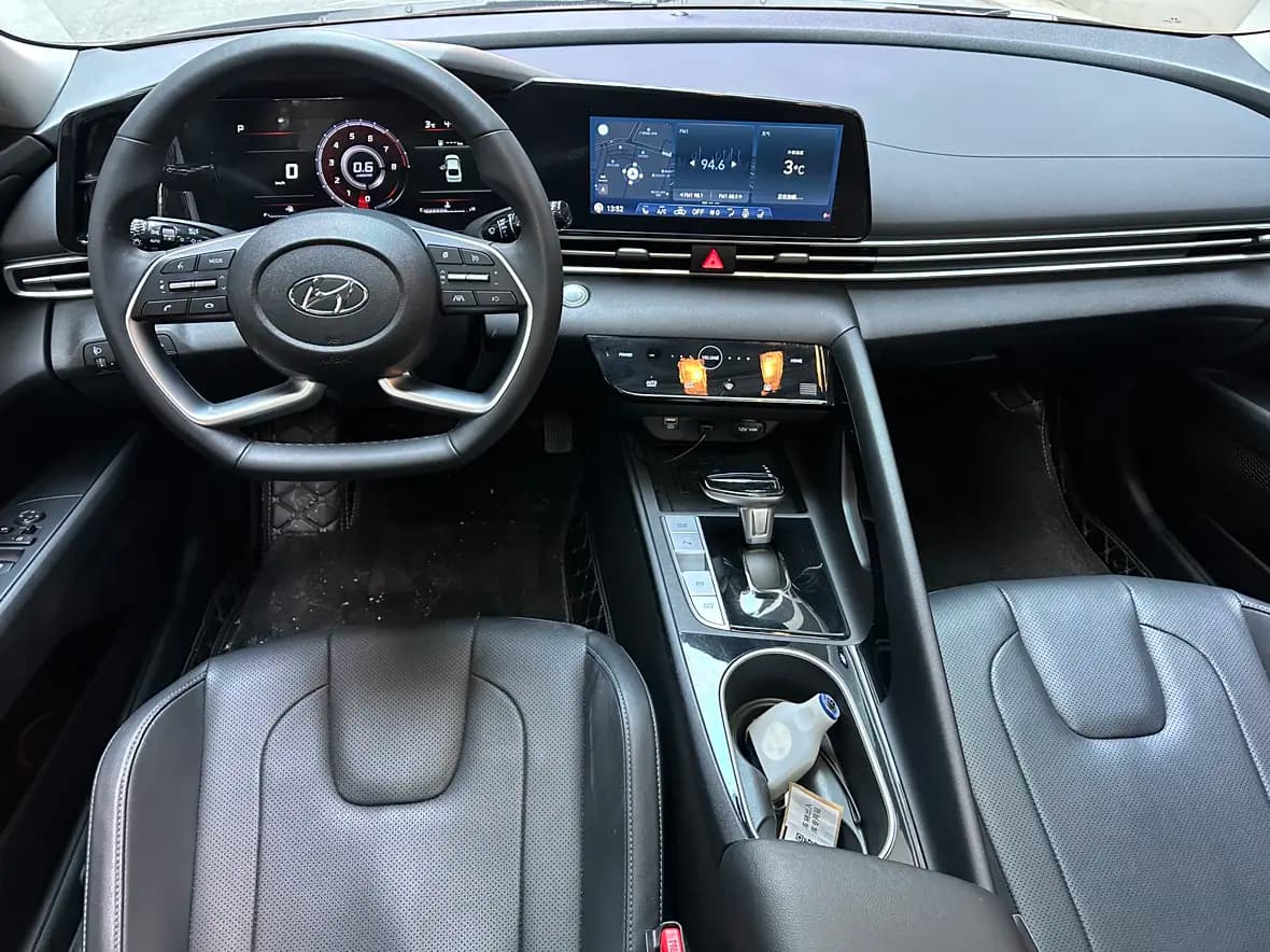 Hyundai Elantra 2022 г. 44141 км. — фото 8