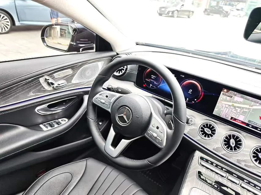 Mercedes-Benz Mercedes Benz CLS 2021 г. 49096 км. — фото 9