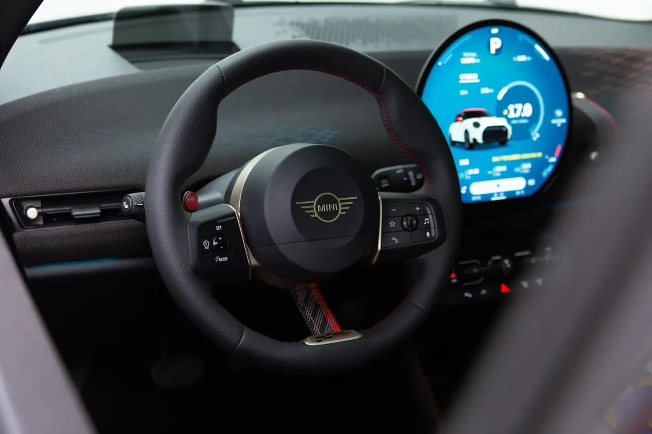 MINI ELECTRIC  COOPER 2025 г. 2070 км. — фото 9