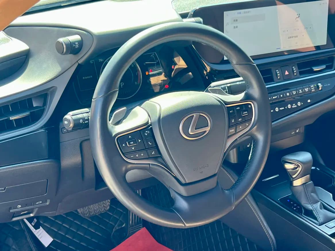 Lexus ES 2024 г. 28050 км. — фото 22