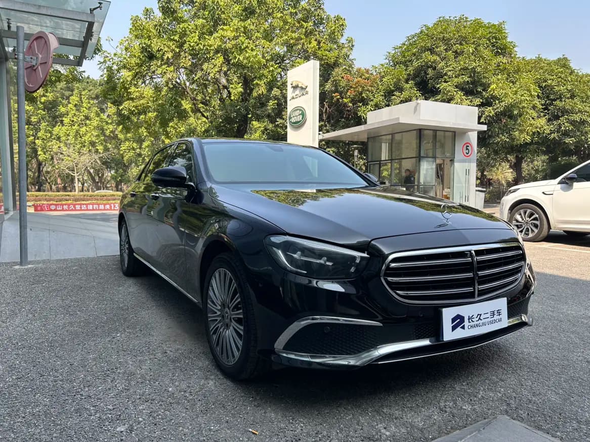 Mercedes-Benz E-Class 2022 г. 43130 км. — фото 3