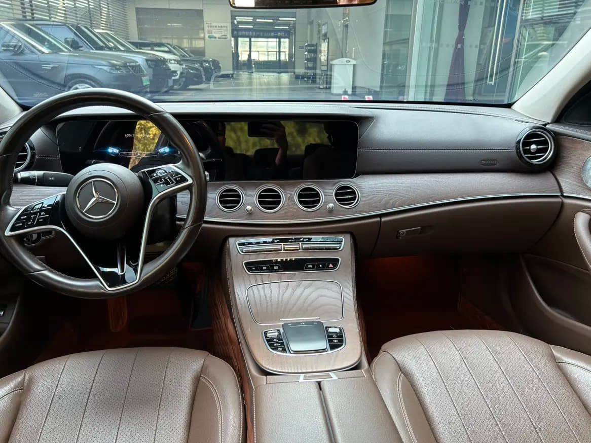 Mercedes-Benz E-Class 2022 г. 43130 км. — фото 7