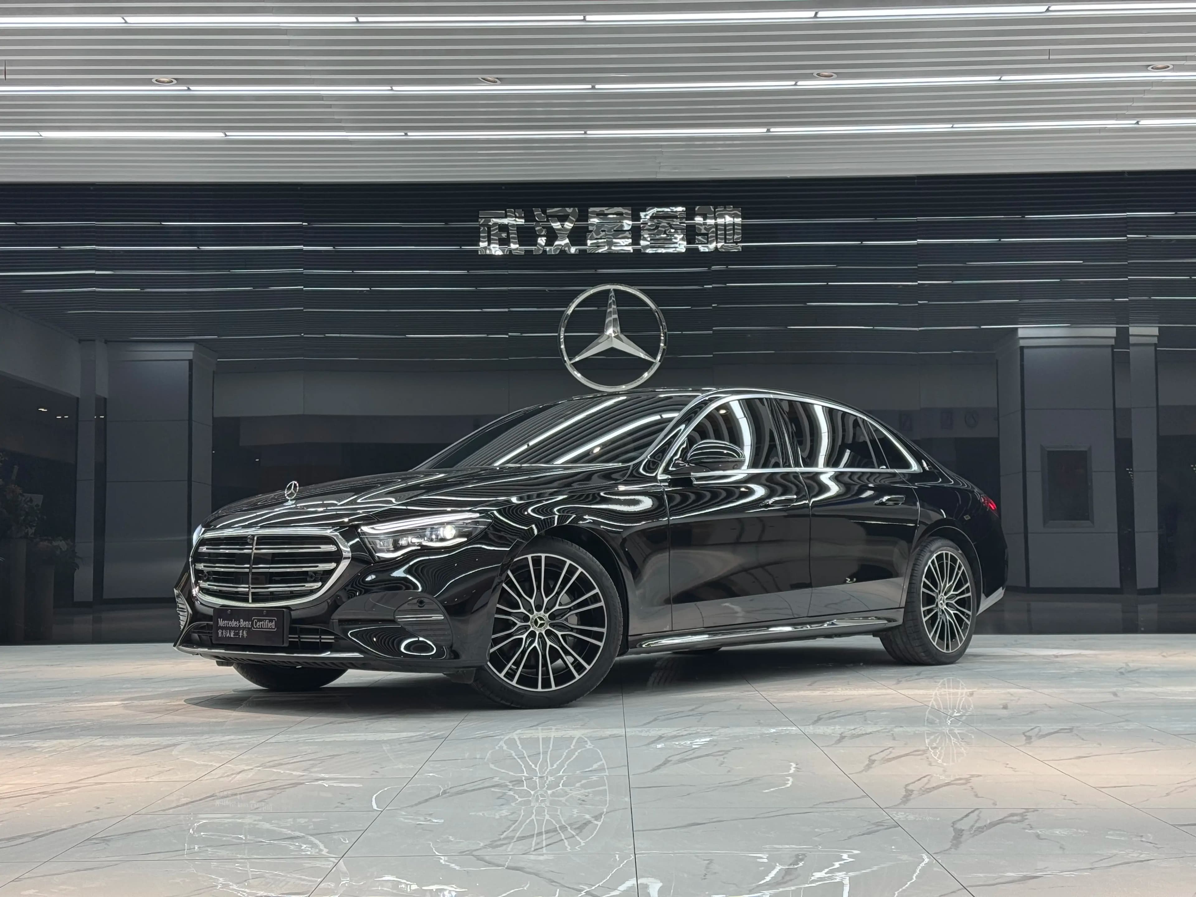 Mercedes-Benz E-Class 2025 г. 4363 км.