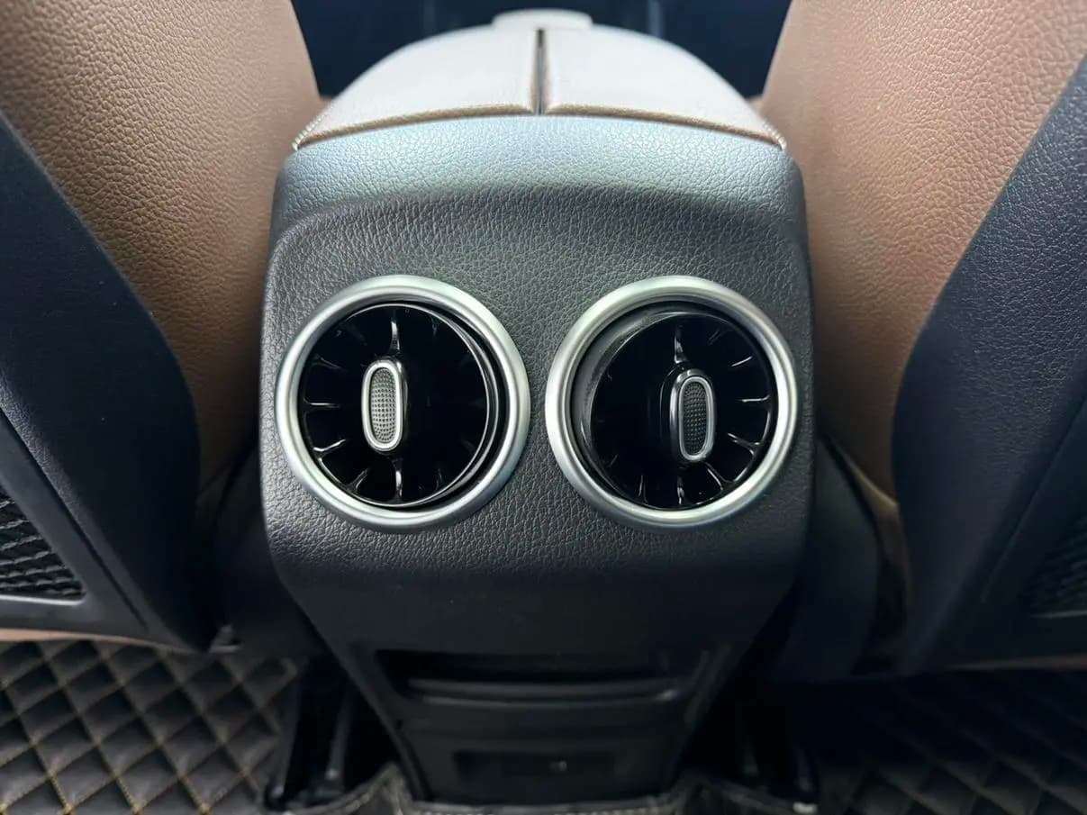 Mercedes-Benz GLB 2022 г. 49100 км. — фото 8